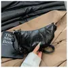 Mini bolsa requintada para mulheres, nova bolsa transversal versátil de verão 2026, bolsa de ombro única sob o braço estilo chifre, moderna e super popular
