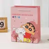 Bolsa de Presente Original Autorizada Crayon Shin Bolsa de Mão Vertical Fofa de Desenho Animado Bolsa de Presente Boutique Bolsa de Presente