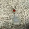 Colgante de Ágata de Alta Calidad con Cierre de Nube, Colgante de Ágata Lichi Blanca Congelada a la Luz de la Luna con Buda Sonriente de la Paz, Colgante de Ramas Doradas y Hojas de Jade