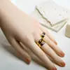 Anillo de moda de lujo avanzado súper brillante con un solo diamante, temperamento europeo y americano, personalidad popular, anillo de acero de titanio para mujer, no se decolora, venta al por mayor