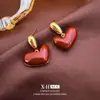 Brincos Angorá Vermelho com Gotejamento de Óleo Geométricos Outono e Inverno, Brincos Retrô de Nicho Estilo Hong Kong High-End, Brincos de Temperamento de Luxo Leve para Mulheres