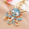 Llavero de pulpo pequeño con incrustaciones de diamantes para coche, colgante creativo para bolso de mujer, anillo de llavero de aleación de metal, pequeños regalos transfronterizos
