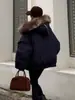 Abrigo de Algodón con Capucha y Cuello Grande de Piel Estilo Retro Americano para Mujer, Nuevo Estilo Invierno 2025 con Botones de Cuerno, Chaqueta de Algodón Engrosada y Cálida