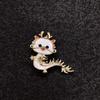Bonito dos desenhos animados Zodíaco dragão broche nicho de alta qualidade PIN anti-exposição corpete roupas acessórios para animais feminino atacado