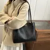 Bolsa Tote Popular de Gran Capacidad Otoño e Invierno 2025 Bolso Cruzado Retro de Hombro Único Bolsa para Estudiantes Universitarios y Viajes Diarios