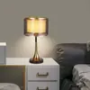Lámpara de Mesa de Lujo Ligero Posmoderna Mesita de Noche Mesita de Noche Dormitorio Habitación Cálida Creativa Moda Tela Lámpara de Mesita de Noche Lámparas Decorativas