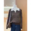 Suéter de punto fino de lana a rayas estilo universitario con cuello POLO, corte ajustado, para mujer, nuevo modelo 2026, suéter holgado y adelgazante 18684
