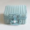 Figura Huang al por mayor caja de ratán de imitación retro caja de almacenamiento portátil decoración de fotografía de boda foto con ceremonia de mano caja con acabado de ratán
