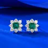 Mu Jing Joyería 2026 Nuevo Modelo Plata S925 5*5mm Forma de Pagoda Flor de Esmeralda Sintética Pendientes Pequeños Versátiles para el Trayecto al Trabajo