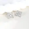 Exquisitos Pendientes de Diamante de Cuatro Hojas de Lujo Ligero con Pasador de Plata de Ley 925 Pendientes de Moda Elegantes Pendientes de Nicho de Gama Alta para Mujer
