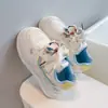 Zapatillas de dibujos animados para niñas, nuevo estilo primavera y otoño 2026, zapatos casuales versátiles y de moda para niños mayores, zapatillas deportivas de moda para niños.