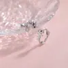 Aretes asimétricos de gato y pez, lindo y kawaii diseño de gatito y pez, nuevos aretes de aro de estilo chino de gato y espina de pez