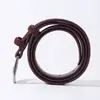 Cinto de Camurça Estilo Melard para Mulheres com Fivela Curva Prateada Fosca, Cinto Fino de Couro para Combinar com Casacos e Jeans, Cinto Decorativo