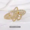 Broche de Mariposa para Mujer Sentido de Gama Alta Nicho Venta al por Mayor Pin de Perla Temperamento Fijo Metal Traje Joyería de Perlas