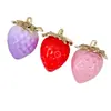 Colgante de coche de gelatina transparente degradada con fresa, amuleto de aleación, acrílico, cadena para teléfono DIY, llavero, accesorio para bolso