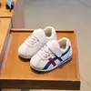 Sapatos Casuais para Bebês e Crianças Pequenas Meninas 2026 Nova Coleção Primavera e Outono Sapatos Macios para Caminhada Sapatos Forrest Gump para Meninas Sapatos para Caminhada para Meninas