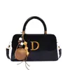 Bolsa quadrada pequena de alta qualidade para mulheres 2026 design de nicho nova bolsa de mão versátil estilosa bolsa tiracolo bolsa de temperamento moderna
