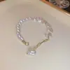 Pulsera Magnética con Perlas Irregulares Moda Retro Francesa Pulsera Versátil Temperamento Nicho Joyería de Alta Gama