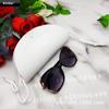Estuche para Gafas Suave Blanco en Forma de V con Diseño de Cordón, Moderno y a la Moda