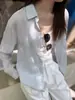 Camisa de Linho Tencel Lenzing para Mulheres, Estilo Fino com Bolsos, Estilo Solto e Casual, Camisa de Liocel com Proteção Solar de Manga Longa