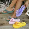 Chanclas con estampado floral de suela gruesa para uso exterior en verano, sandalias casuales para mujer con cuña para aumentar la altura