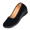 Zapatos de Tela Old Beijing para Mujer, Tacón de Cuña, Talla Grande, Para Mujeres de Mediana Edad y Mayores, Zapatos de Baile con Correa Única, Zapatos de Trabajo para Hotel, Zapatos de Tela Negros de Etiqueta