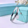 Pulseira Trendy Europeia e Americana de Aço Titânio Hipoalergênica com Pingente em Formato de Coração com Diamantes Brilhantes de Luxo Leve Joias Transfronteiriças
