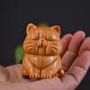 Gato Gordo Gato de la Suerte Artesanías de Talla de Madera Adornos de Escritorio Lindo Gato Naranja Talla Infantil Gatito Tsundere Portátil