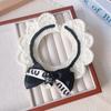 Nuevo collar de pajarita con cinta de letras para mascotas, gato, perro, gancho de mano, collar de lana, pajarita para mascotas, collar de perlas
