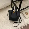 Bolso Cubo Retro para Mujer 2025 Invierno Nuevo Bolso Tote Coreano Simple Gran Capacidad Hombro Único Cruzado Bolso de Moda