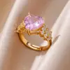 Anillo Retro de Lujo Accesible Transfronterizo con Forma de Corazón Chapado en Oro de 18 Quilates con Diamantes, Anillo Elegante y Versátil de Alta Gama para Mujer
