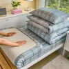 2026 Nuevo Modelo Algodón Puro Estampado a Cuadros Set de Tres Piezas para Dormitorio Estudiantil 0.9 Set de Tres Piezas - Funda de Edredón 1.5 Sábana