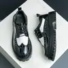 Zapatos de Cuero Redondos con Tachuelas para Hombre Four Seasons, Talla Grande, Estilo Británico, de Caña Baja con Cordones, Suela Gruesa, Casual, Venta al por Mayor Transfronteriza