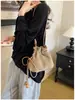 2026 Verano Bolso Pequeño Tejido de Paja para Mujer Nuevo de Moda Versátil Moda Cruzado Hombro Único Moda Bolso de Cubo con Cordón