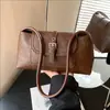 Bolso tipo baguette de nicho súper popular para otoño e invierno, nuevo estilo 2026 para mujer, moderno, para ir al trabajo, de un solo hombro, bajo el brazo, bolso de mano para exteriores