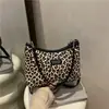 Bolsa Pequena Casual Simples Retro de Aparência Sofisticada para Mulheres 2025 Outono Nova Bolsa Transversal Moda para Ombro Axila para Mulheres