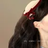 [Cereza Juguetona] Atmósfera de Otoño e Invierno Atmósfera Navideña Sombrero de Cereza con Lazo Sombrero de Navidad Pasador para el Cabello de Mujer