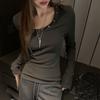 Camiseta de Manga Larga con Remaches Estilo Americano Picante para Mujer, Otoño Ajustada de Cuello Redondo, Top Básico de Alta Gama