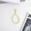 Nuevo llavero de cadena de cuentas de flor pequeña de acrílico de colores para coche, accesorio de flor de cinco pétalos chapado, decoración para funda de auriculares
