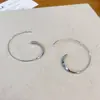 Brincos de argola metálicos em forma de C minimalistas, ganchos de ouvido com design de nicho da moda, estilo cool e sofisticado, brincos de alta qualidade