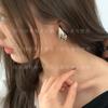 Aretes de frijol de fuego ins extranjeros aretes de girasol Oni Han Dai aretes de coma 92 pines son muy E18-1