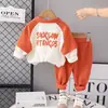 Nuevo traje de otoño para niños con costuras de letras de manga larga para hombre, bebé, pantalones deportivos casuales, conjunto de dos piezas de moda, generación de cabello