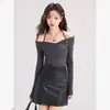 Suéter tejido gris de cuello halter cruzado al hombro para mujer, otoño/invierno 2024, top base de ajuste ceñido, top adelgazante
