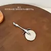 Cortador de Pizza de Rueda Única de Aleación de Zinc Estándar Europeo Transfronterizo, Cuchillo Rodillo para Hornear, Cuchillo de Corte, Espátula para Pizza de Cocina, Espátula para Pastel