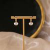 Aretes de perlas estilo retro francés estilo Hong Kong aretes geométricos redondos simples plisados aretes de lujo ligero de alta gama estilo Chanel