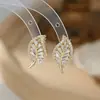 Brincos de Moda Personalidade Estilo Coreano com Agulha de Prata S925 para Mulheres, Brincos de Folha com Zircônia de Design Exclusivo, Brincos Exquisitos de Celebridade da Internet