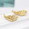 Accesorios de joyería DIY, colgante de pluma hueca de cobre puro, versión coreana de collar chapado en oro de 14 quilates, colgante, pendientes hechos a mano, material
