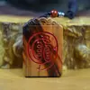Colgante Adorno de Madera de Melocotonero Rayado por el Rayo, Placa de Madera de Lagerstroemia, Amuleto de Paz Luz Dorada, Pieza de Mano de Joyería Finamente Tallada por Ambos Lados