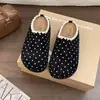 Chinelos, chinelos retrô de sola grossa estilo Birkenstock com acabamento fofo de renda, chinelos fechados para uso externo para mulheres, chinelos confortáveis e casuais estilo Birkenstock