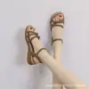 Sandalias para Mujer 2026 Nuevas de Verano Versátiles Planas Estilo Hada Estudiante Casual Retro Romanas Sandalias de Celebridad de Internet Tendencia Ins